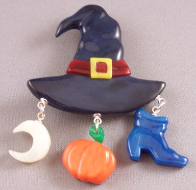 AB6  witches hat charm pin